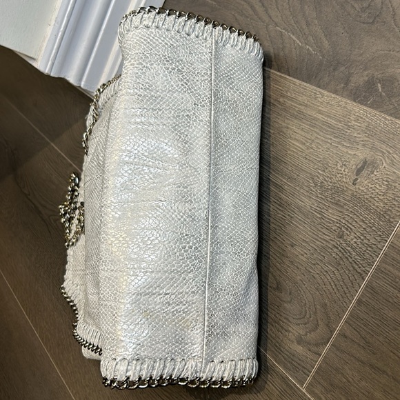 INZI Chain Border Silver Faux Leather Snakeskin pattern Purse - Picture 12 of 16